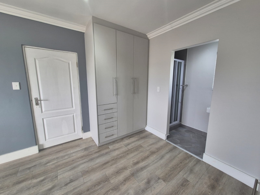 To Let 3 Bedroom Property for Rent in Langeberg Heights Western Cape
